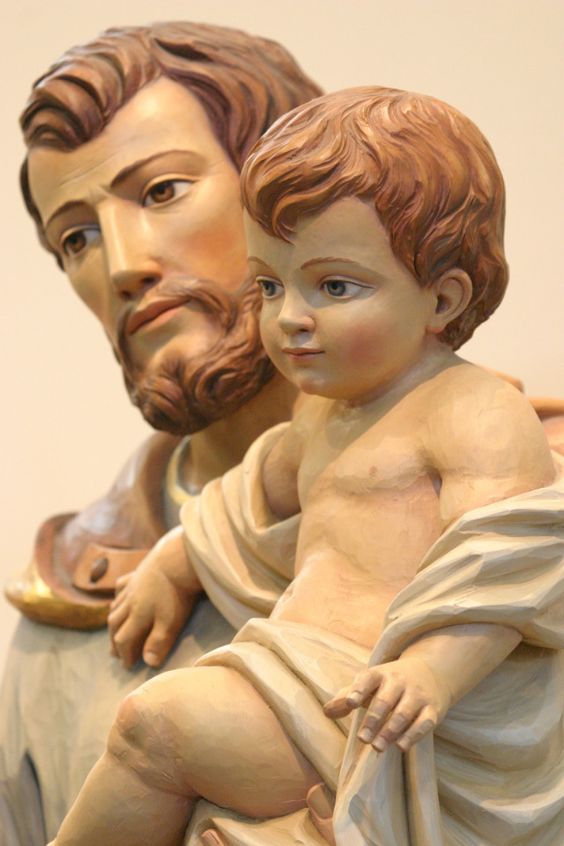 Thánh Giuse bế Chúa Giêsu